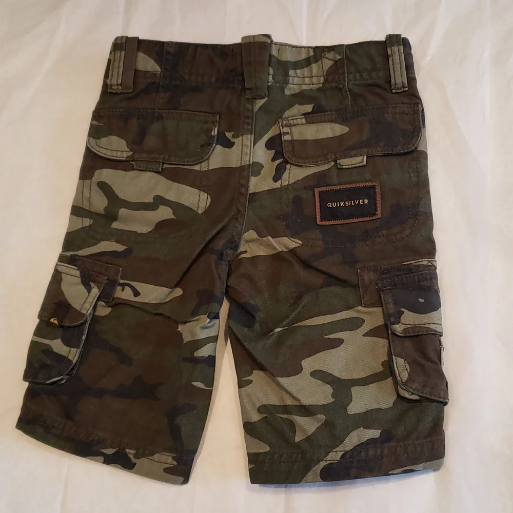 Quiksilver New Shorts Kids Camo Cargo Pocket Bottoms (Little Boys) Size 5 NWT